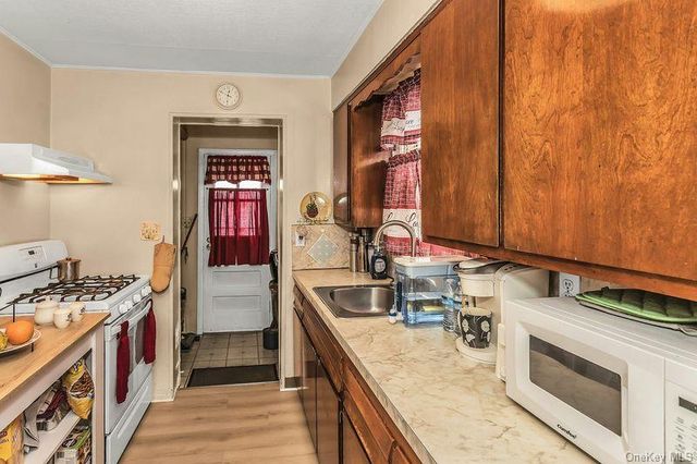 62 Ash Street, Valley Stream, NY 11580