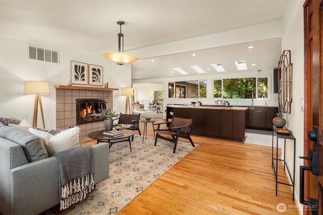 12210 NE 64th Street, Kirkland, WA 98033