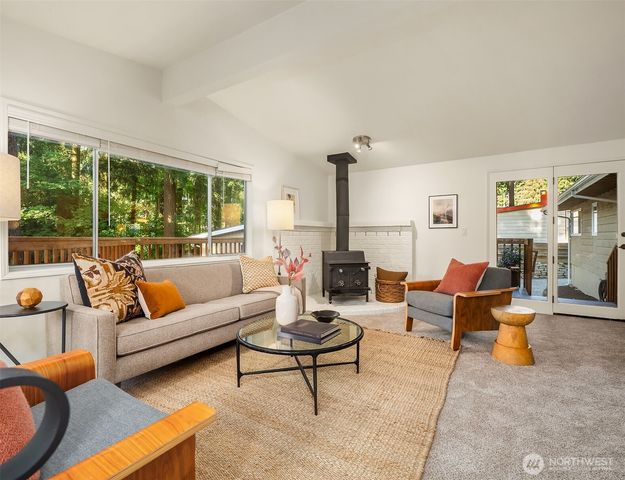 12210 NE 64th Street, Kirkland, WA 98033