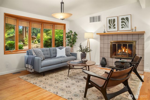 12210 NE 64th Street, Kirkland, WA 98033
