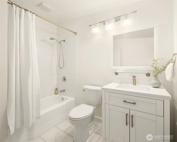 12210 NE 64th Street, Kirkland, WA 98033