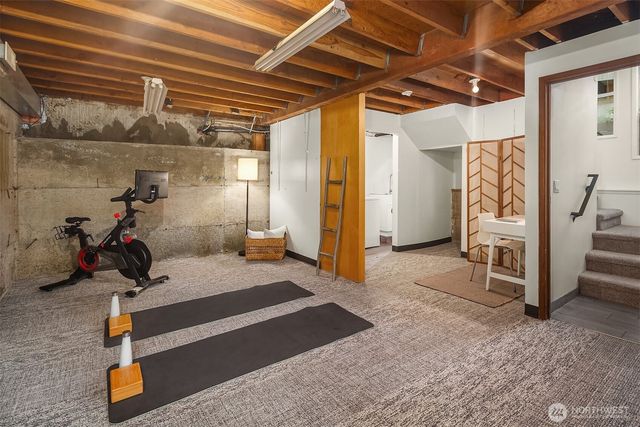 12210 NE 64th Street, Kirkland, WA 98033