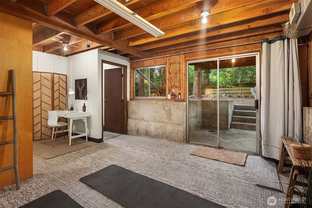 12210 NE 64th Street, Kirkland, WA 98033