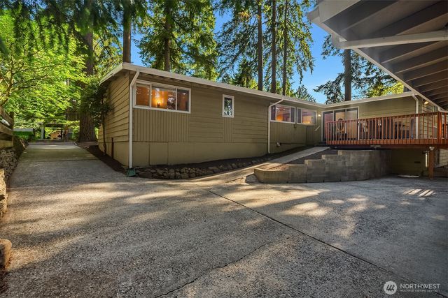 12210 NE 64th Street, Kirkland, WA 98033