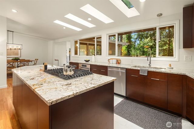 12210 NE 64th Street, Kirkland, WA 98033