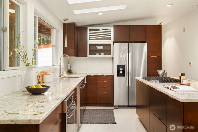 12210 NE 64th Street, Kirkland, WA 98033