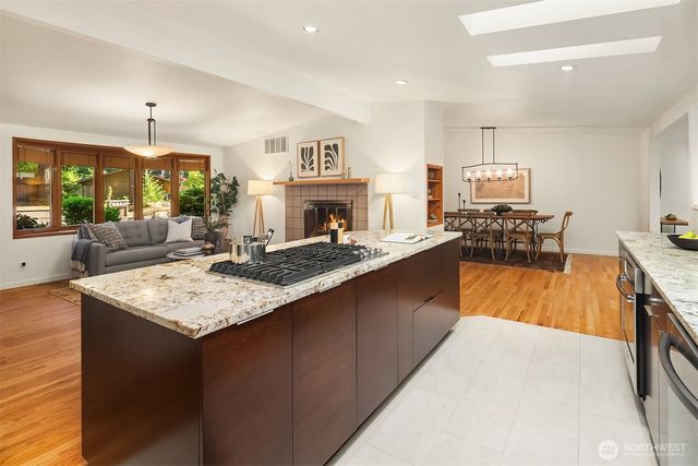 12210 NE 64th Street, Kirkland, WA 98033