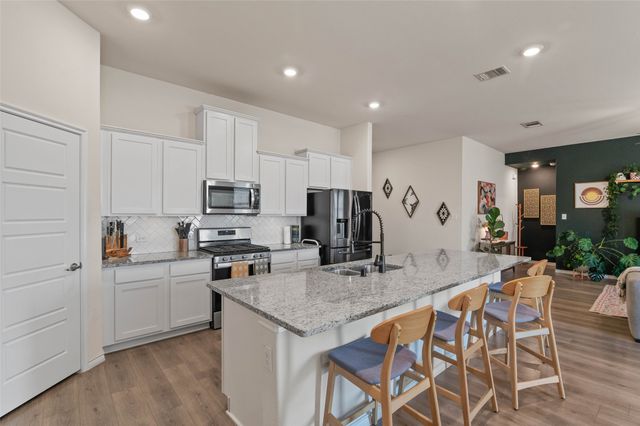 3816 Waldorf Drive, Denton, TX 76208