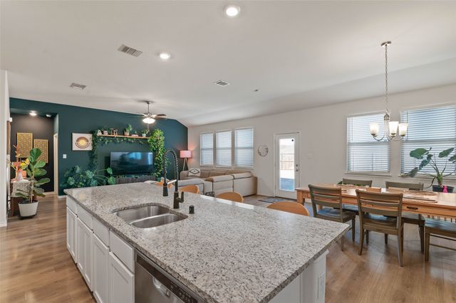 3816 Waldorf Drive, Denton, TX 76208