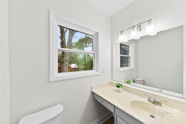 634 Carolina Avenue, Gastonia, NC 28052