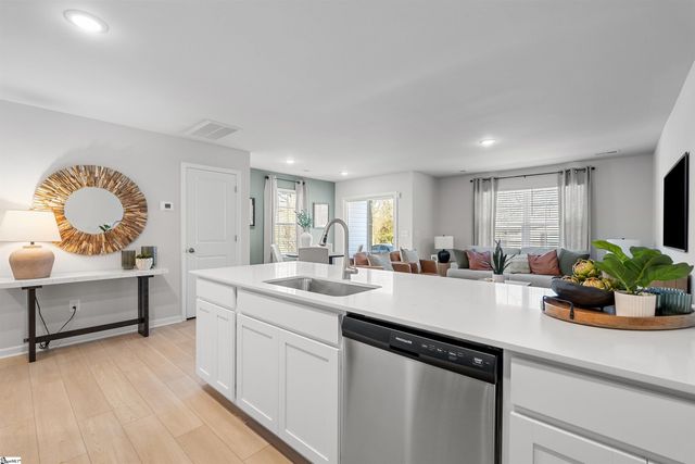 711 Mckissick Drive, Reidville, SC 29375