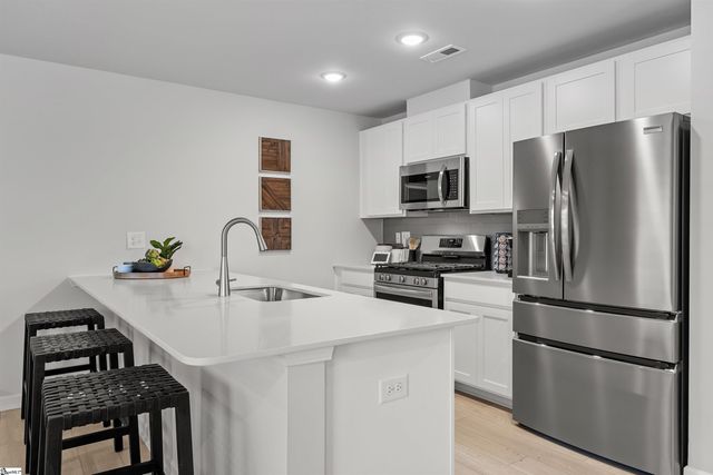 711 Mckissick Drive, Reidville, SC 29375