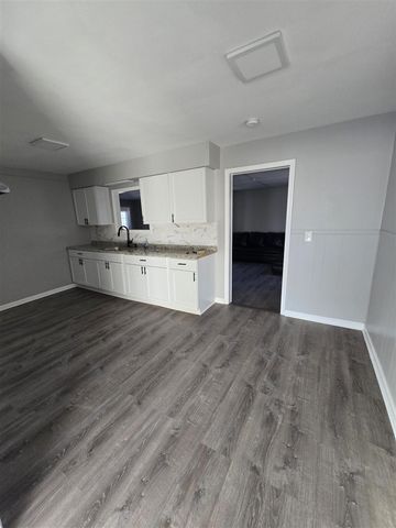 14463 Leonard Avenue, Warren, MI 48089