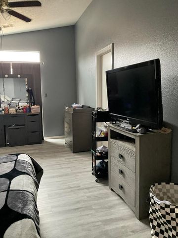 423 Sharp Spur Street SW, Albuquerque, NM 87121