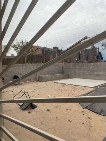 423 Sharp Spur Street SW, Albuquerque, NM 87121