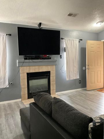 423 Sharp Spur Street SW, Albuquerque, NM 87121