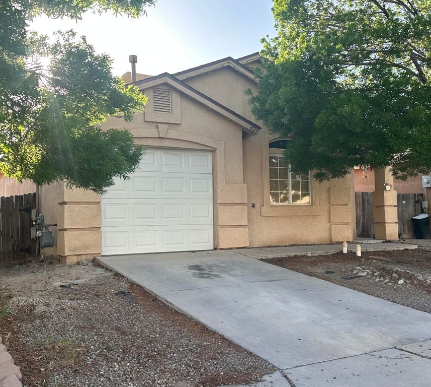 423 Sharp Spur Street SW, Albuquerque, NM 87121