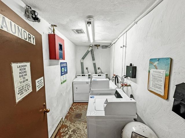 305 Riverside Ave 24, Medford, MA 02155