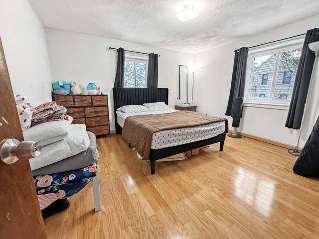 305 Riverside Ave 24, Medford, MA 02155