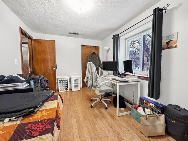305 Riverside Ave 24, Medford, MA 02155