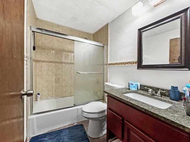 305 Riverside Ave 24, Medford, MA 02155