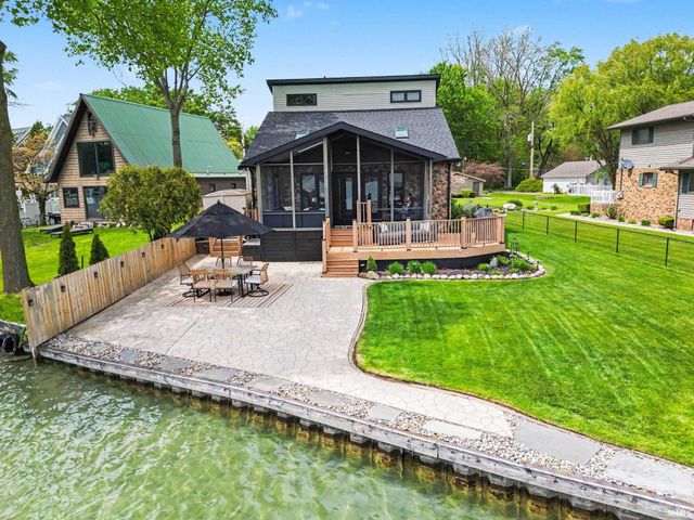 51236 North Shore Drive, Elkhart, IN 46514
