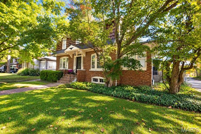 9 Glenview Drive, Belleview, IL 62223