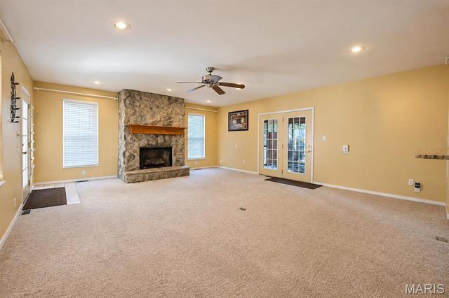 9 Glenview Drive, Belleview, IL 62223