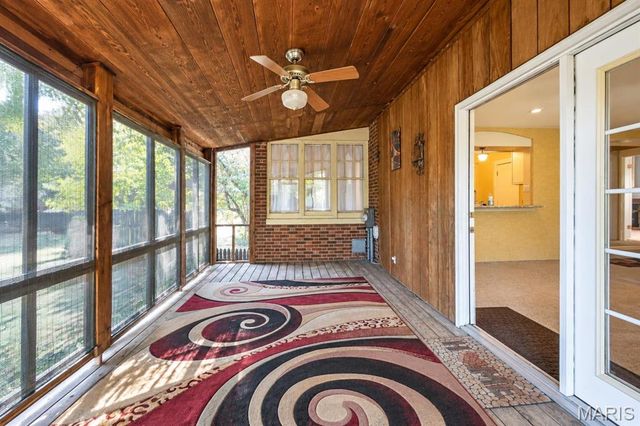 9 Glenview Drive, Belleview, IL 62223