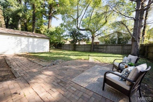 9 Glenview Drive, Belleview, IL 62223