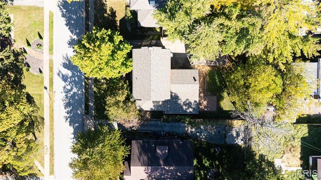9 Glenview Drive, Belleview, IL 62223