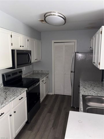 1563 N King ST, Hampton, VA 23669