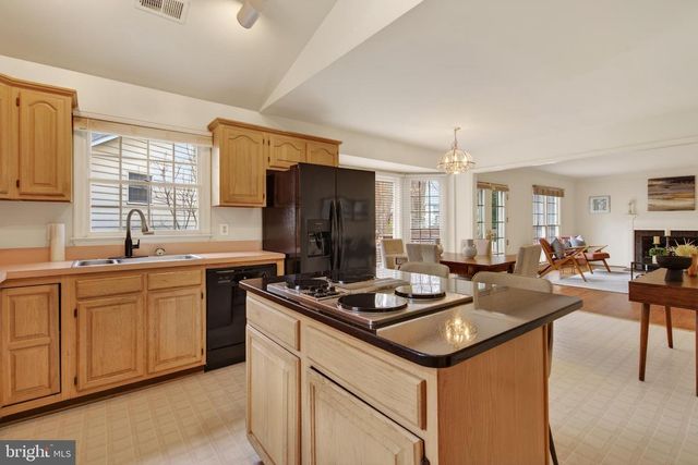 8901 ELLSWORTH CT, Silver Spring, MD 20910