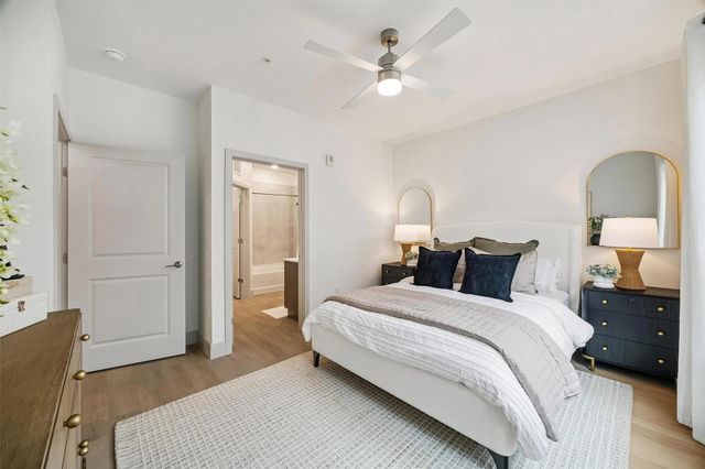 13959 Hillcroft Ave B1, Houston, TX 77085
