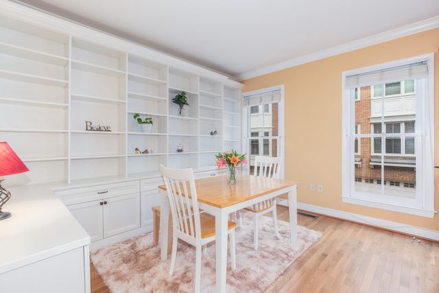 2310 N VAN BUREN CT N, Arlington, VA 22205