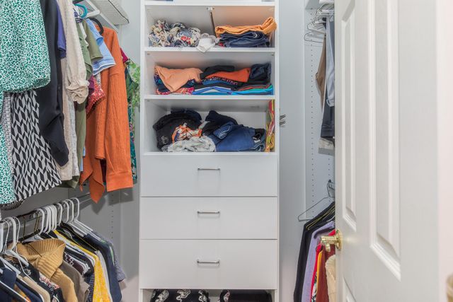2310 N VAN BUREN CT N, Arlington, VA 22205