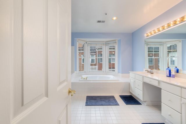 2310 N VAN BUREN CT N, Arlington, VA 22205