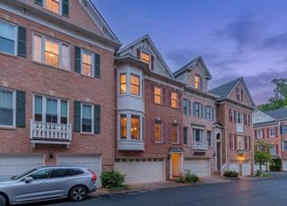 2310 N VAN BUREN CT N, Arlington, VA 22205
