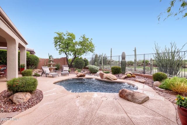 2233 W STONEWALL Drive, Anthem, AZ 85086