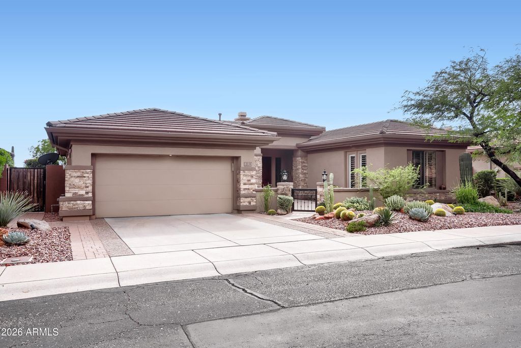 2233 W STONEWALL Drive, Anthem, AZ 85086 — photo 2
