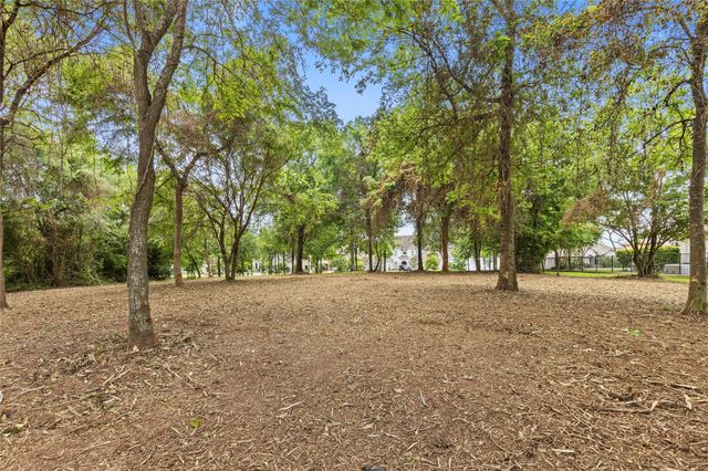54 Benthaven W, Montgomery, TX 77356
