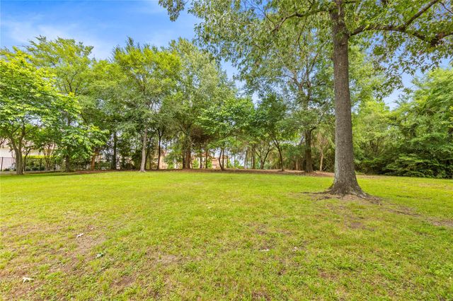 54 Benthaven W, Montgomery, TX 77356