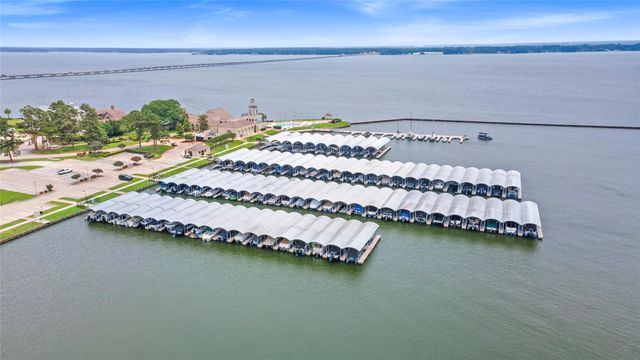 54 Benthaven W, Montgomery, TX 77356