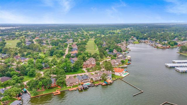 54 Benthaven W, Montgomery, TX 77356