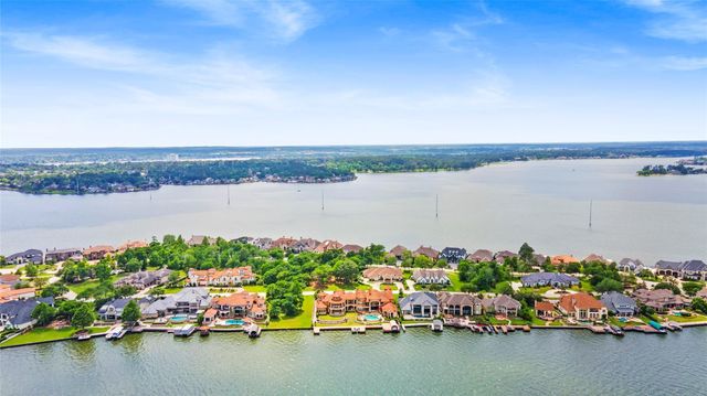 54 Benthaven W, Montgomery, TX 77356