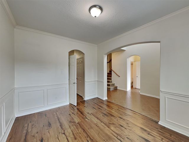 1052 Shadow Glenn Drive, Conroe, TX 77301