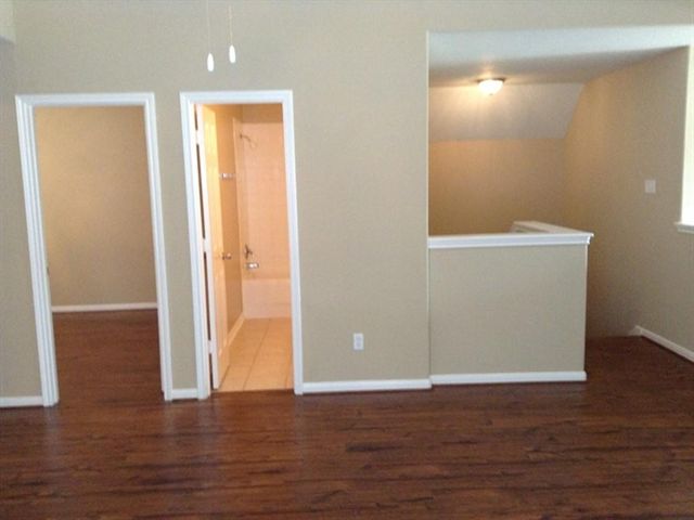 1052 Shadow Glenn Drive, Conroe, TX 77301