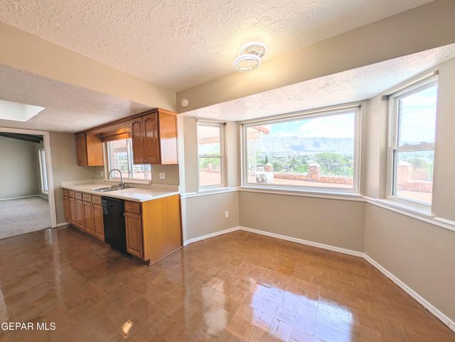 612 SOMERSET Drive, El Paso, TX 79912
