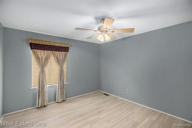 3373 Auburn Drive, Troy, MI 48083