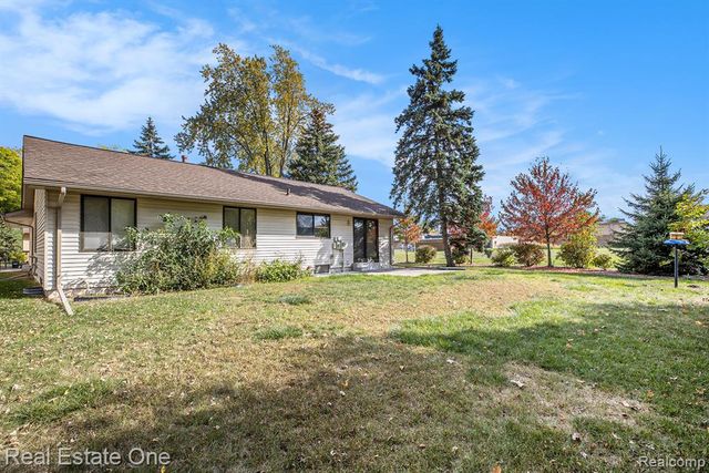 3373 Auburn Drive, Troy, MI 48083